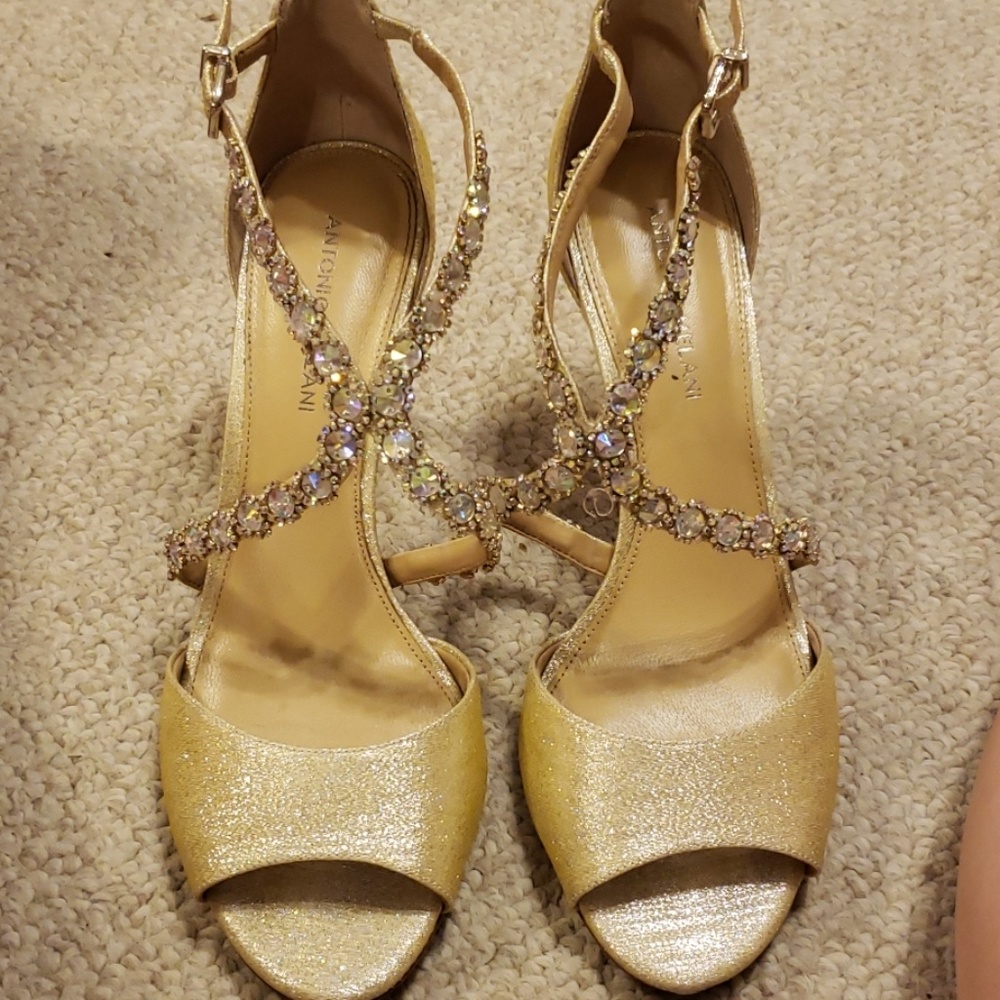 Formal shoes
